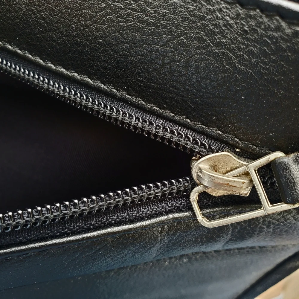 ILA Black Leather Briefcase Laptop Bag Like New Professional Office Accessory